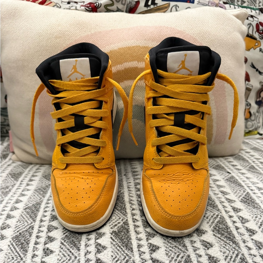 Jordan Kids Vibrant Yellow and Black Sneakers